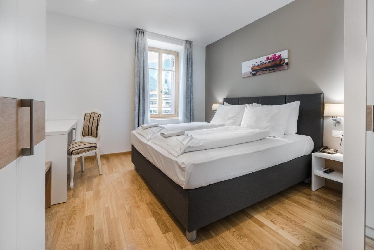 Hotel Dvorec تولمين المظهر الخارجي الصورة
