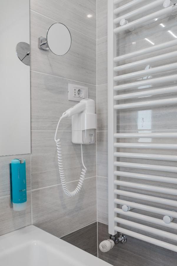 Hotel Dvorec تولمين المظهر الخارجي الصورة